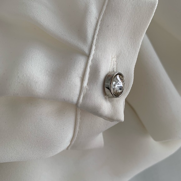 H&M off white blouse - Picture 3 of 5